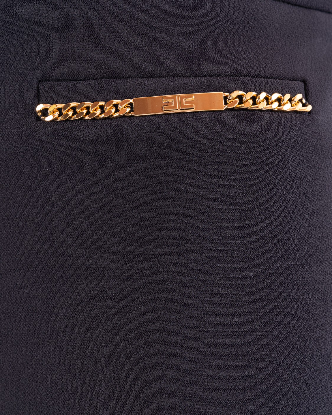 shop ELISABETTA FRANCHI  Pantalone: Elisabetta Franchi pantalone palazzo in crêpe con morsetti.
Pantalone a palazzo con vita alta in doppio crêpe stretch. 
Il punto vita è enfatizzato da una doppia tasca a filetto con morsetti in catena di metallo dorato.
Fodera in raso stampa monogram.
Zip invisibile sul fianco.
Accessorio in metallo dorato.
Composizione: 96% Poliestere 04% Elastane.
Fabbricato in Italia.. PA01436E2-110 number 9813203